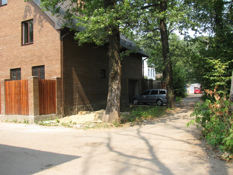 Свой дом в черте в города)) Москва