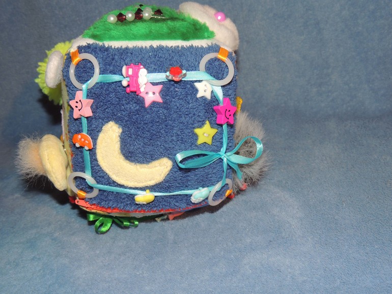 Вот... Кубик смастерили... Оцените, плиз...)))