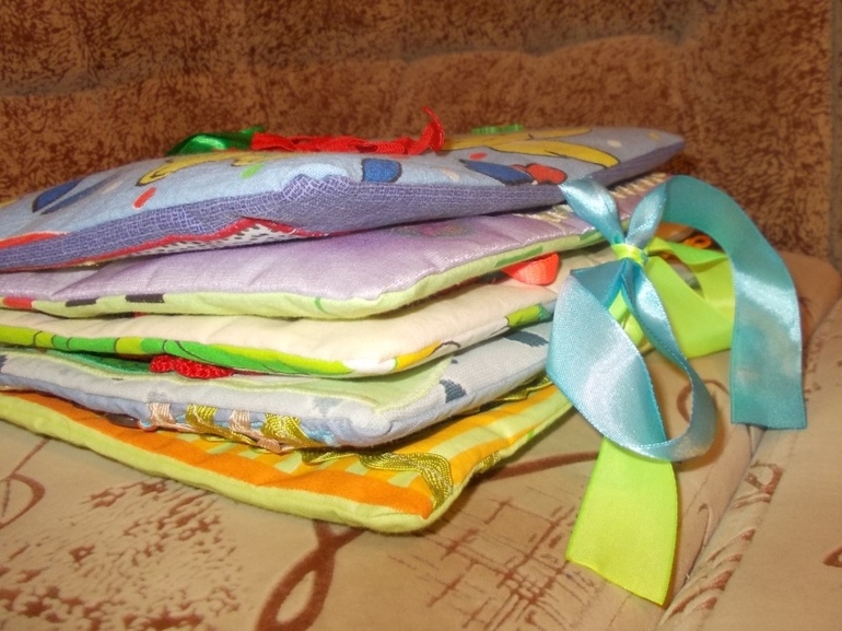 Книжка с Пятачками)