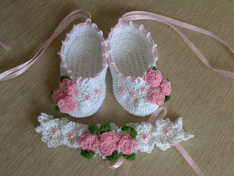 Авторские пинетки и повязки, на заказ,почта.