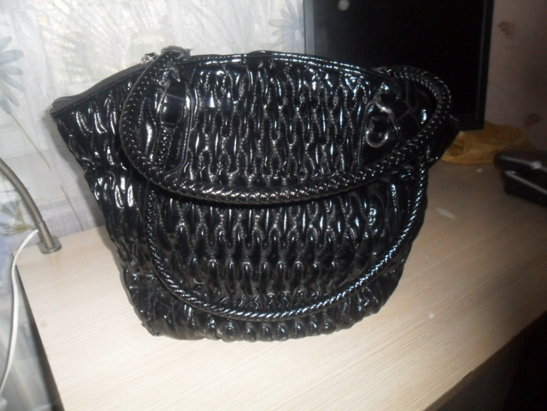 Две модные сумки 250 рэ