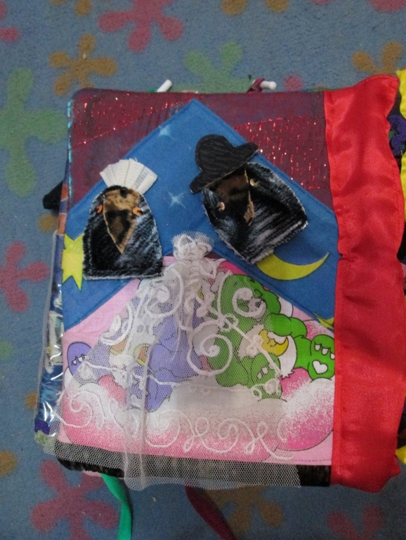 Развивающая книжечка для Дашки.