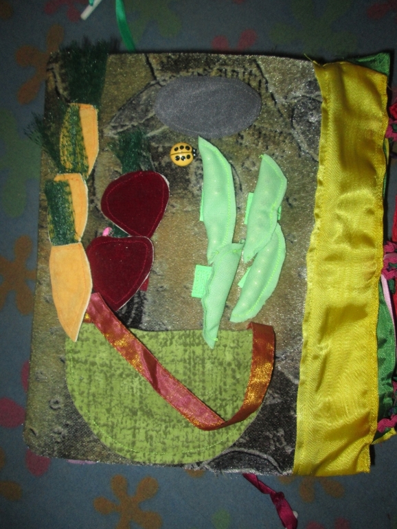 Развивающая книжечка для Дашки.