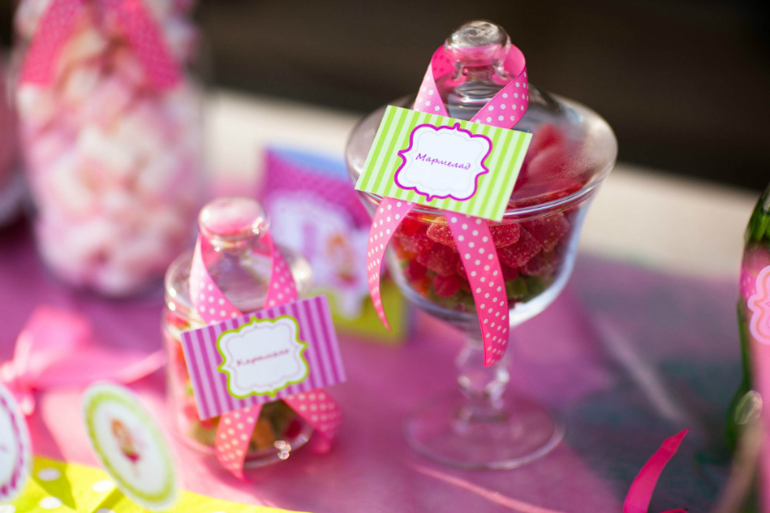 Оформление в розово-салатовом стиле с феечками