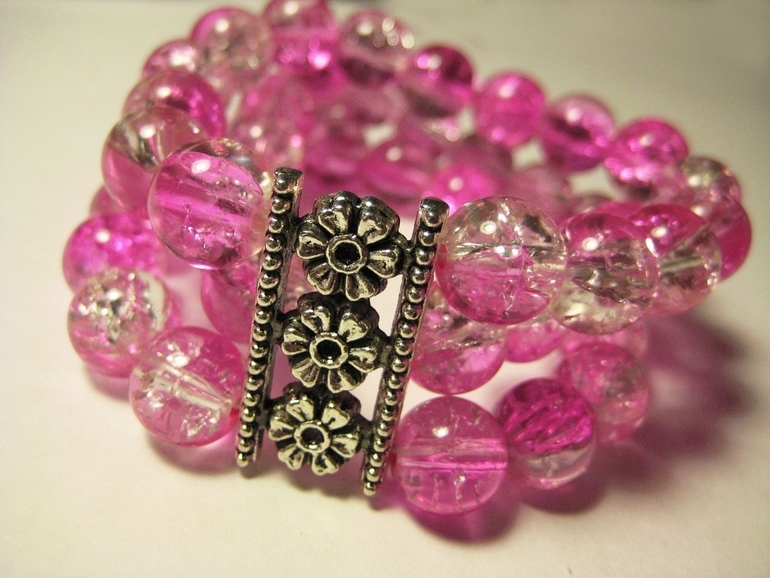 Тройной браслет из бусин