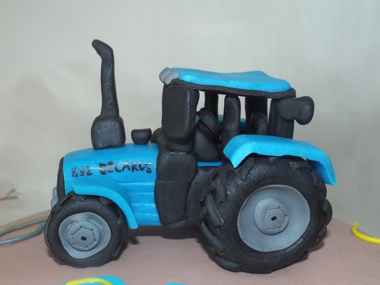 Трактор и тоннель