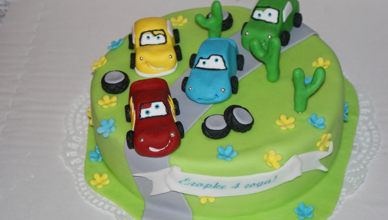 Немного тортиков)