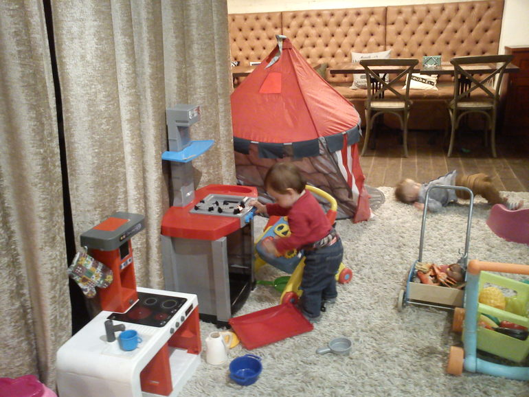 сборище обнаглевших мамашек