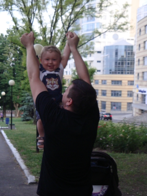 Вечерняя прогулка по аллее Славы