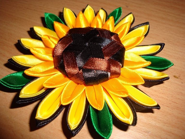 Цумами канзаши (Tsumami kanzashi)