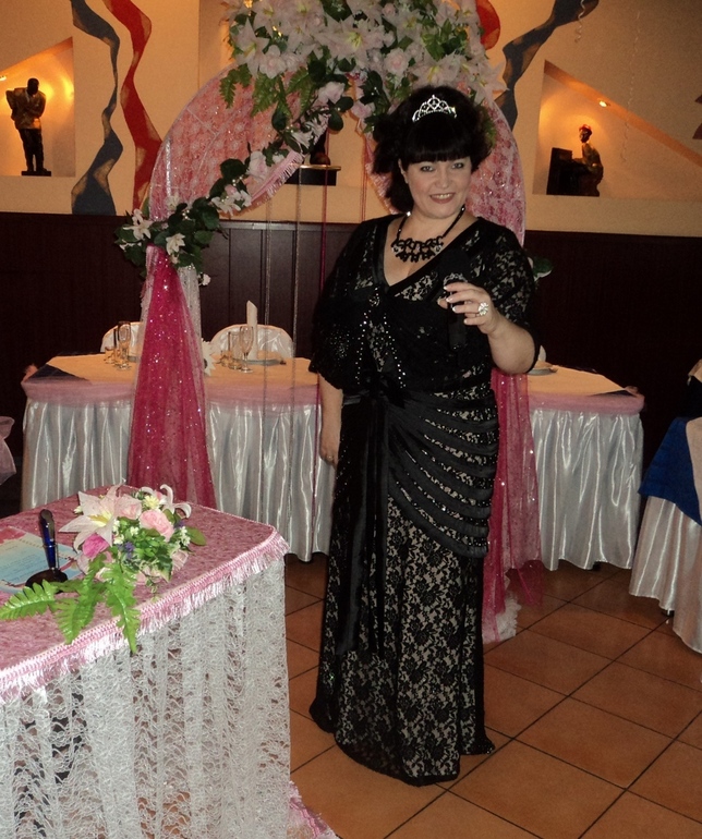 Тамада-ведущая на свадьбу: