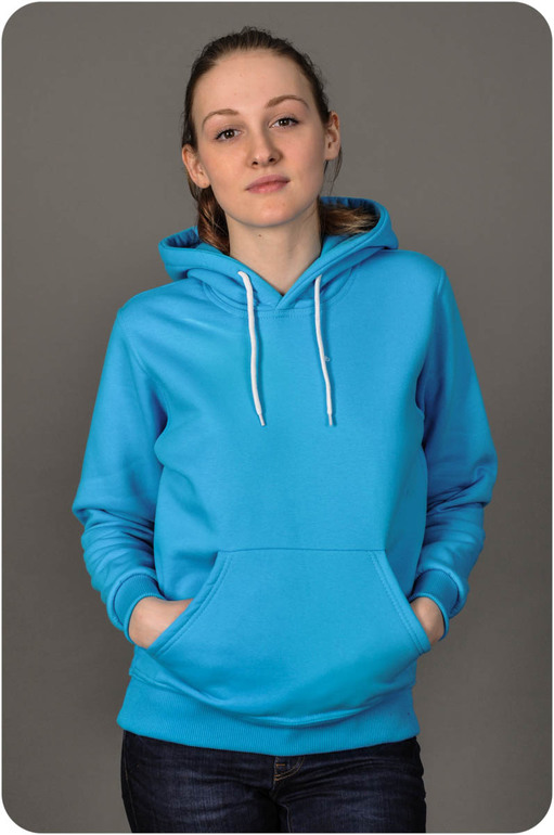 Кеды и толстовка