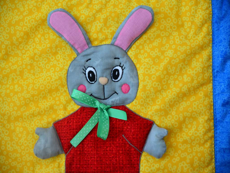 Развивающий коврик Веселая гусеница !!!