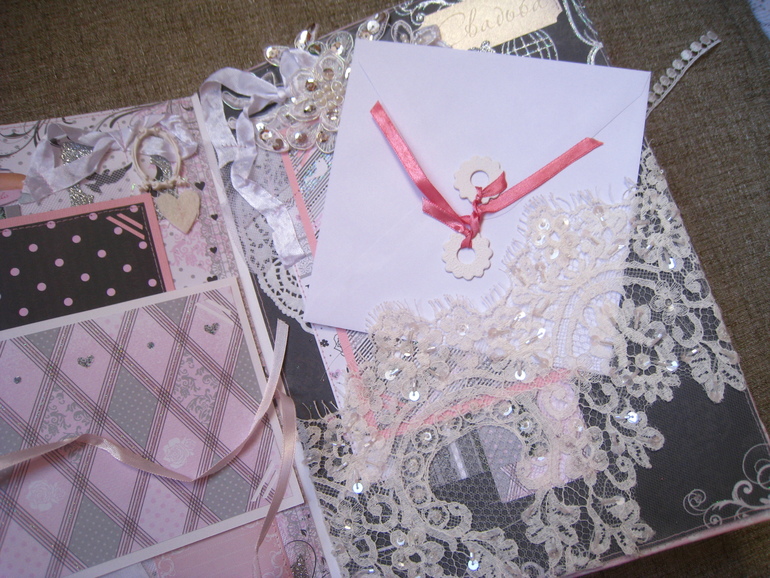 Красивый и элегантный свадебный альбом ручной работы! Продается!