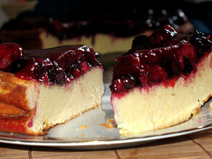 Творожный пирог с ягодами – простой и вкусный рецепт