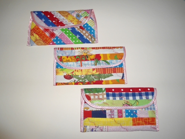 Пошились разные мелочи на подарочки к празднику.