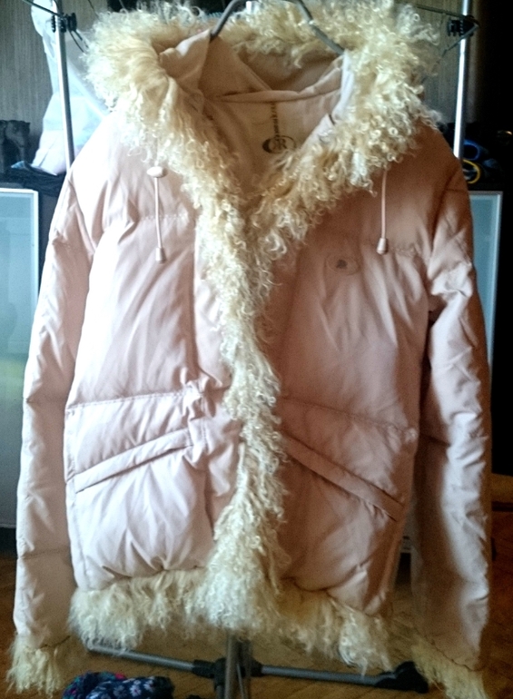 Верхняя одежда брендовая.