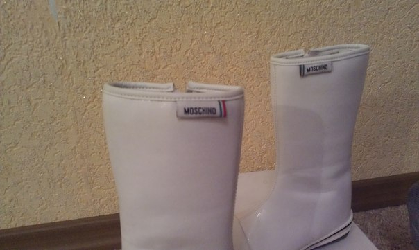 В НАЛИЧИИ!! сапоги MOSCHINO кожа р.27(17см) Цена 2500р.