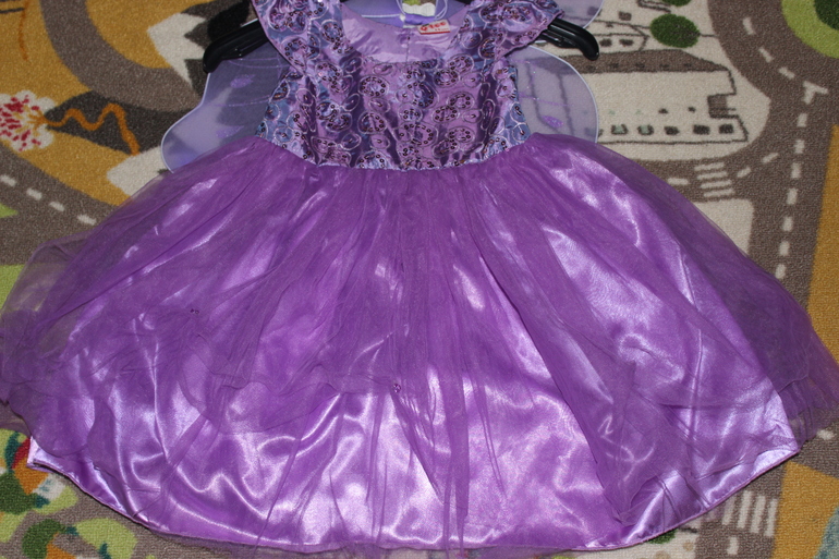 платье на девочку 5-6лет праздничное из Африки 500руб.