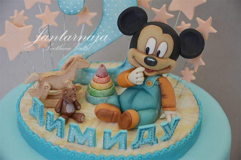 Торт с Микки и капкейки