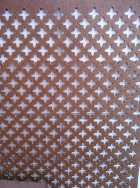 Каким цветом покрасить решетку белым или золотым?