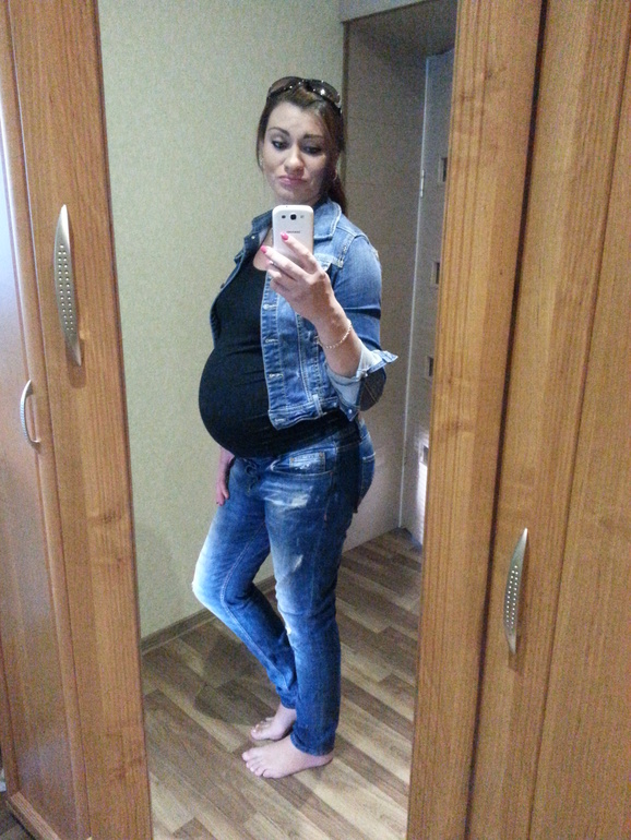 По рэсторанам.....и фотопуз...