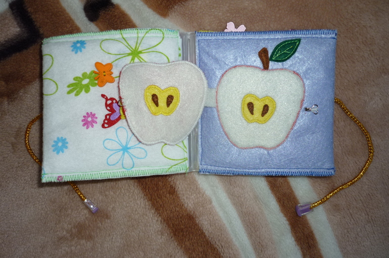 мягкая именная развивающая книжка