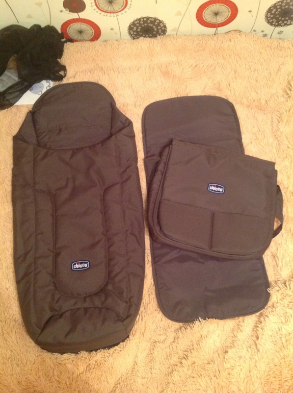 Chicco artic!коляска супер!! В реале цвет очень красивый( темный шоколад). Задавайте вопросы, кому интересно)