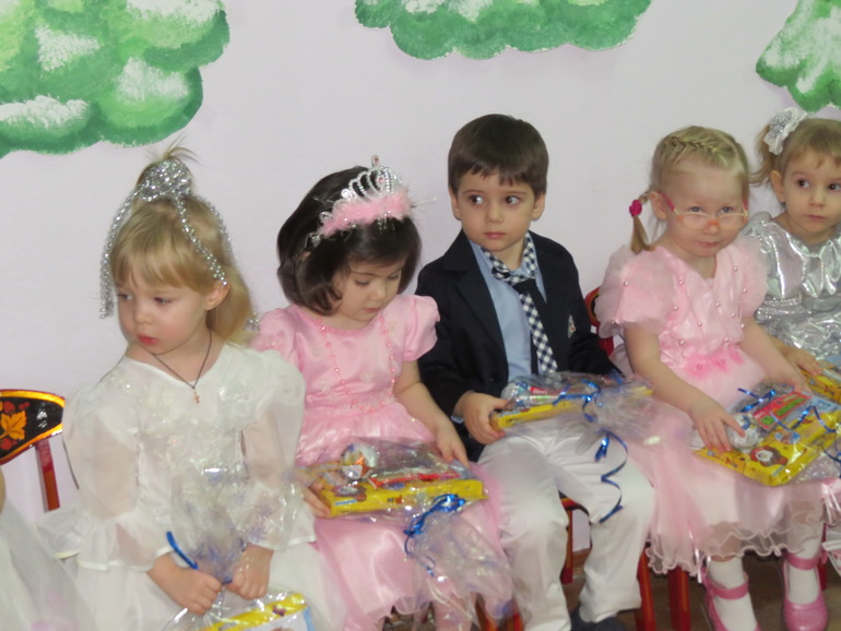 Наш первый новогодний утренник в детском саду!!!