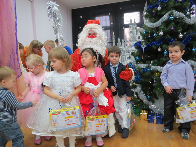 Наш первый новогодний утренник в детском саду!!!