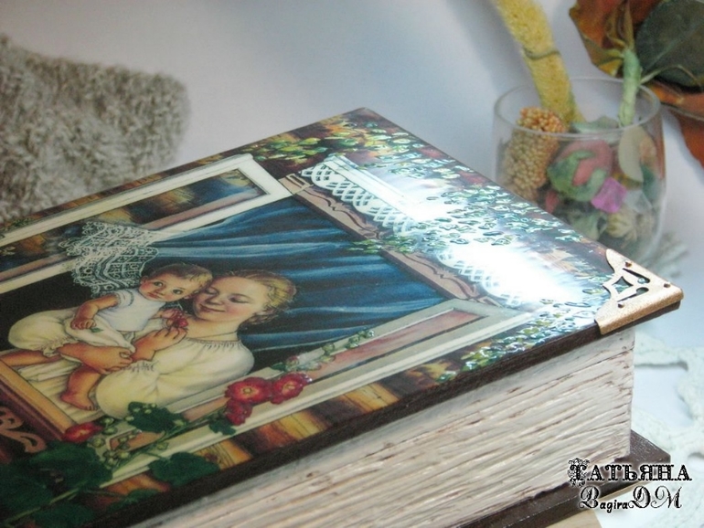 Шкатулка-книжка "Мамино окошко"