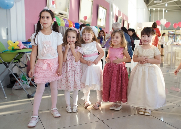 4 года: праздник для Принцесс)
