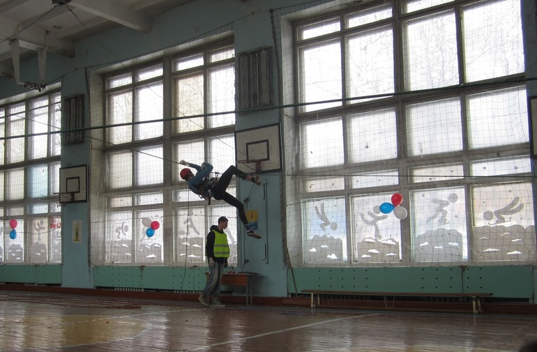 живые человеки-пауки))