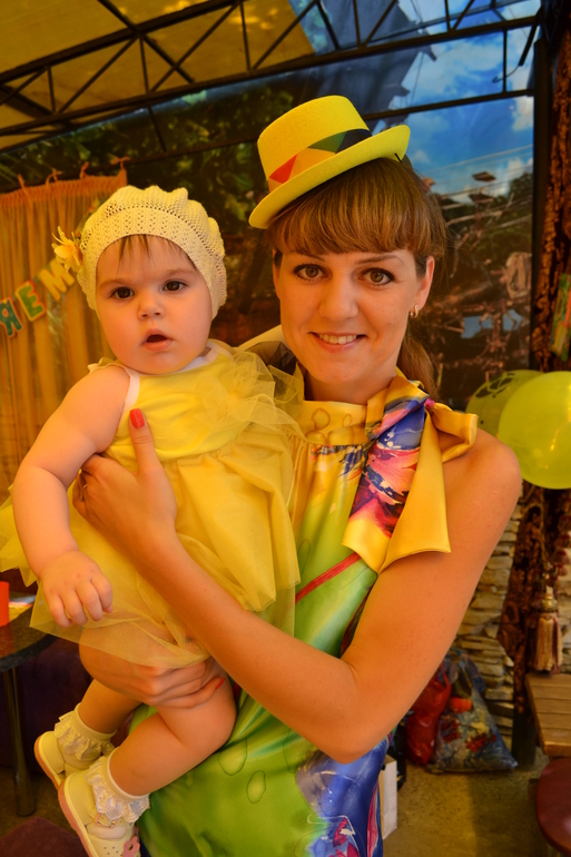 Годик в стиле пчелки)))