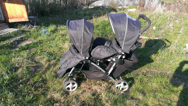 Коляска для погодок Graco Stadium Duo