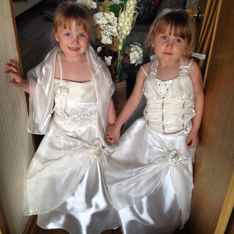 "Белые платьица"...