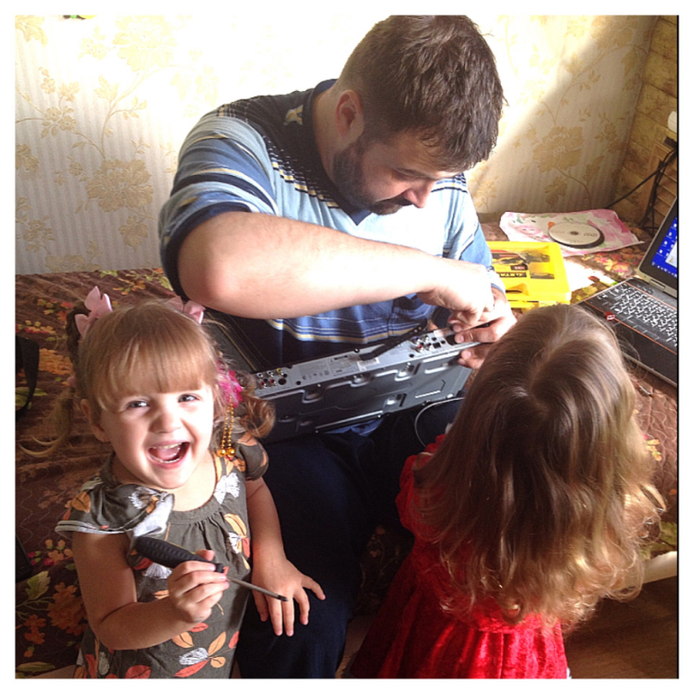 Помощницы...