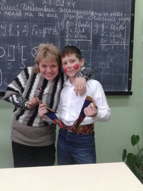 Сынок частушки пел на Мэрцишор...