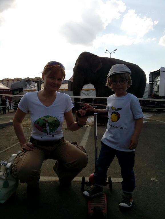 А в нашу деревню ..... И по ходу вопросик про воспитание :)