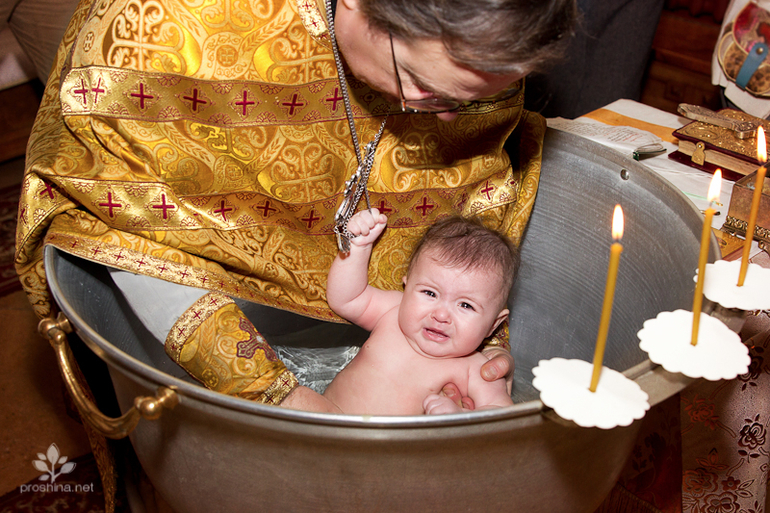 Фотографии крещения Сашеньки в Храме Иоанна Воина на Якиманке