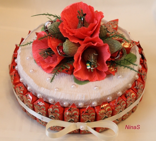 Переделала кашпо и испекла тортик, маковый)