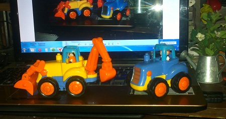 Отличные машинки для детей от года