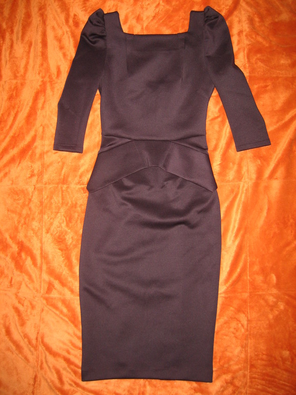 Коктельное платье на миниатюрную девушку