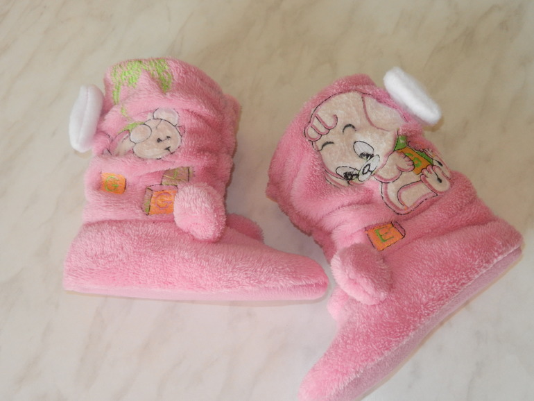 Детский любимый жилет превращается в тапки...