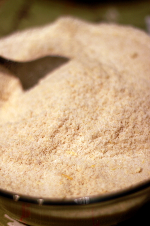 Лимонно-миндальный торт