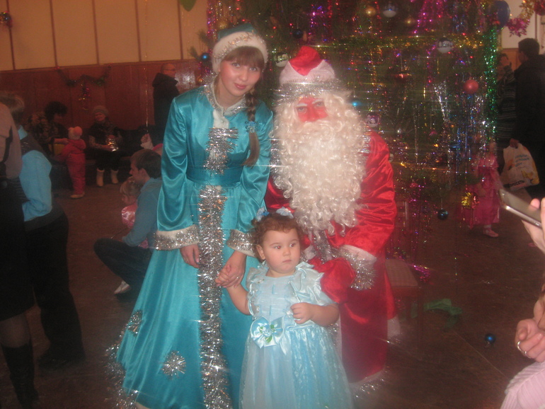 Первый раз ходили на ёлку!!!