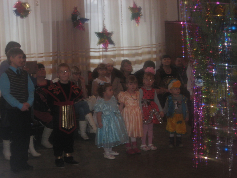 Первый раз ходили на ёлку!!!