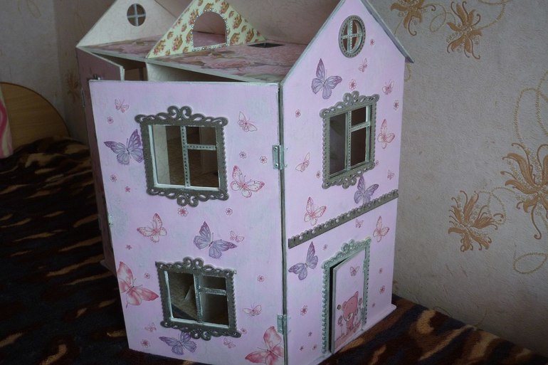 Кукольный домик из пластиковых панелей