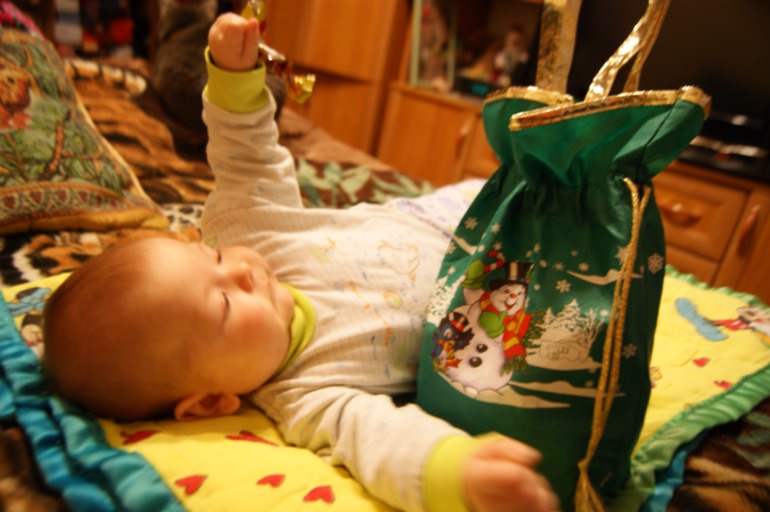 как мы Едим конфеты))