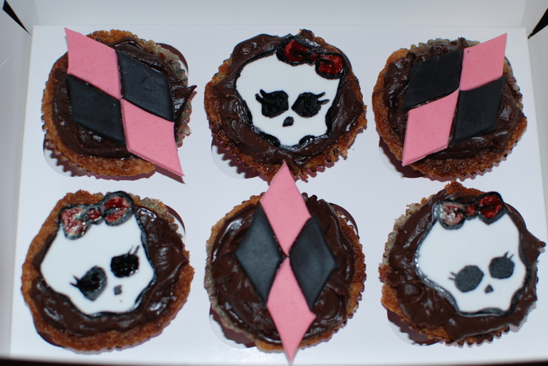 Монстр хай тортик и кексики